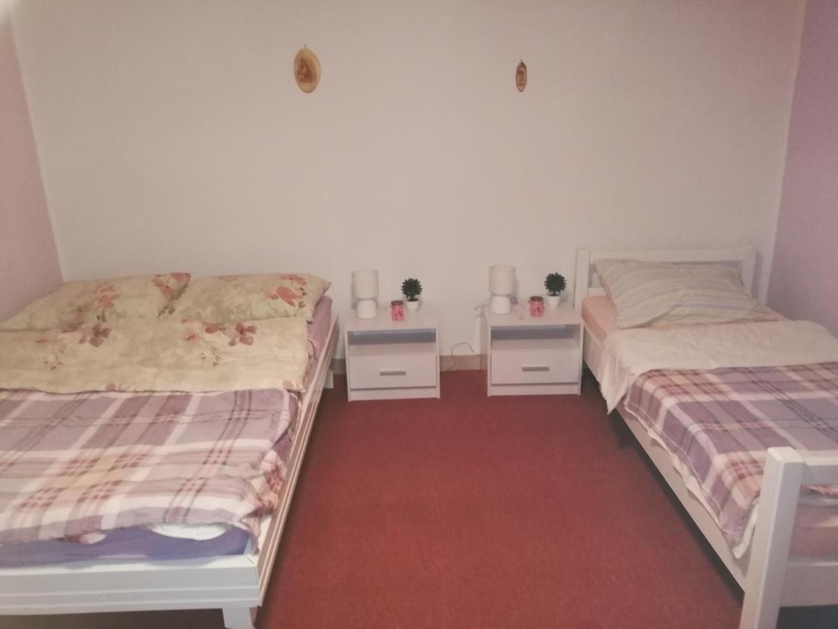 Studio Apartman Small Lili Popovaca Bagian luar foto