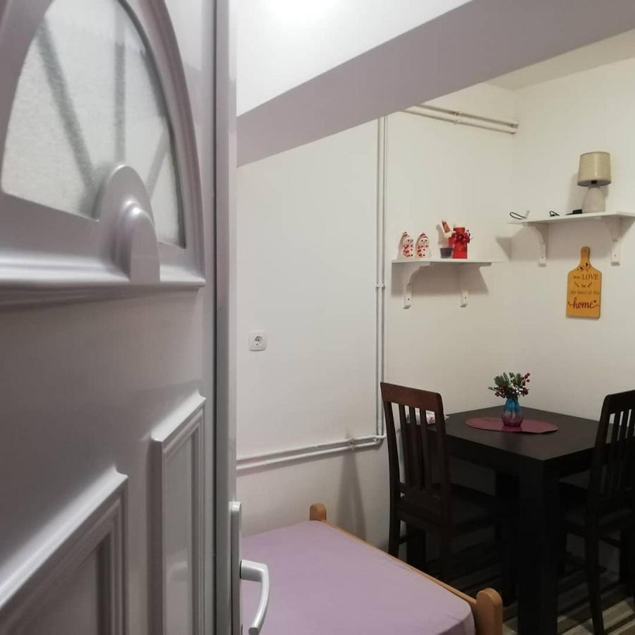 Studio Apartman Small Lili Popovaca Bagian luar foto