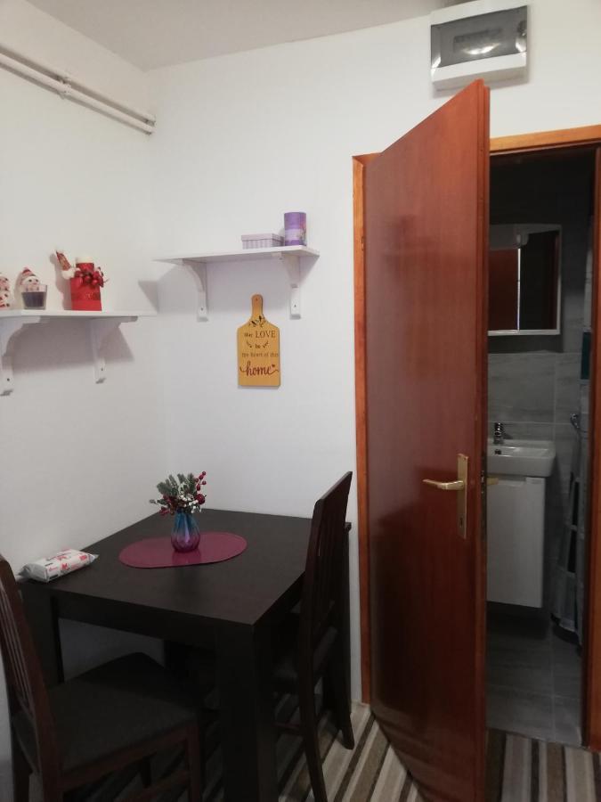 Studio Apartman Small Lili Popovaca Bagian luar foto